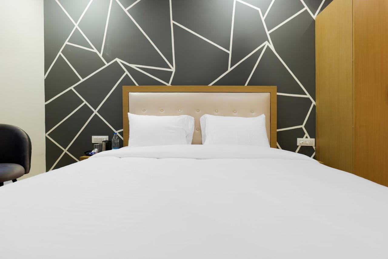 Hotel Bliss Zirakpur Esterno foto