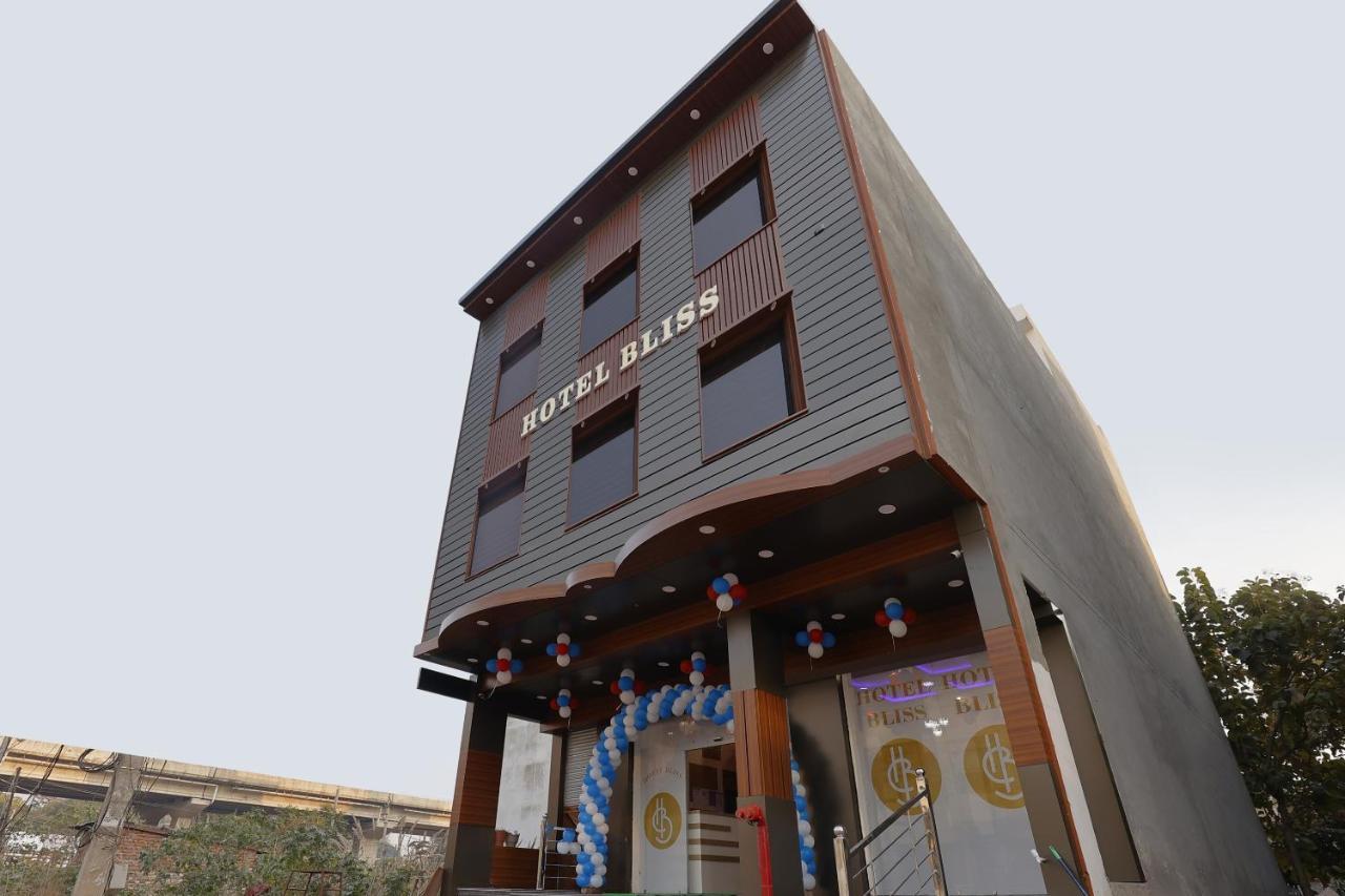 Hotel Bliss Zirakpur Esterno foto