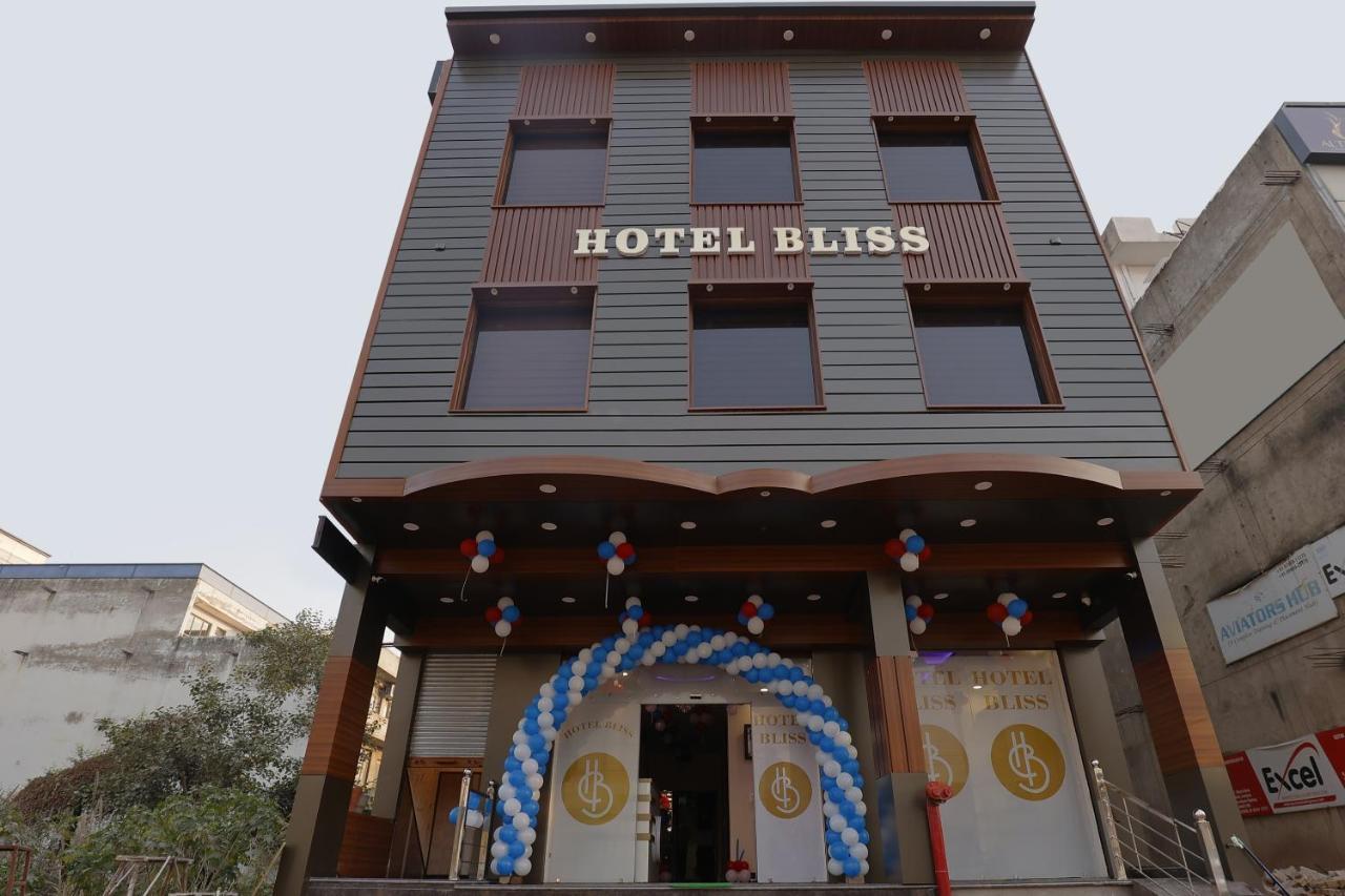 Hotel Bliss Zirakpur Esterno foto