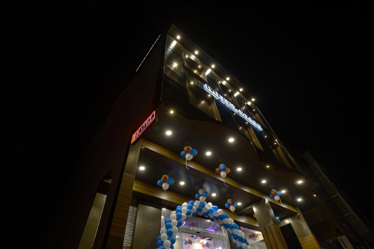 Hotel Bliss Zirakpur Esterno foto