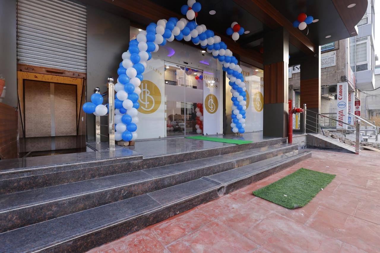 Hotel Bliss Zirakpur Esterno foto