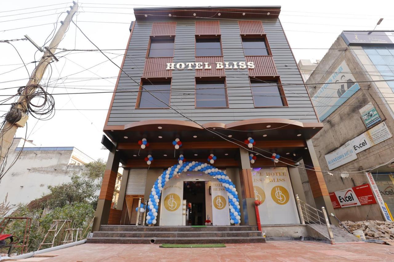 Hotel Bliss Zirakpur Esterno foto