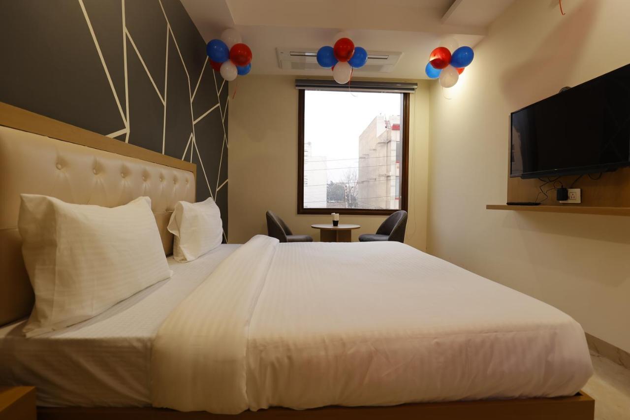 Hotel Bliss Zirakpur Esterno foto